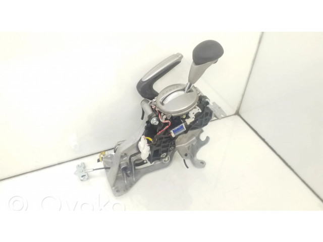 Механизм переключения передач (кулиса) (в салоне)