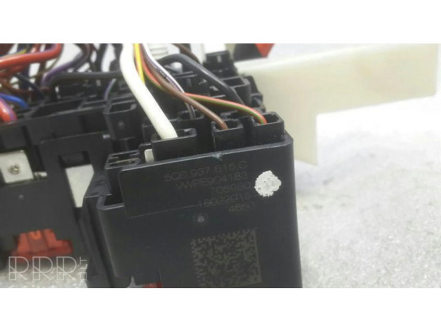 Pojistková skříňka 5Q0937615C Audi A3 S3 8V 2013