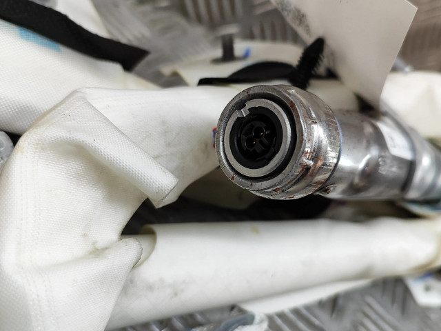 Боковая подушка безопасности 1077828CNF   Tesla Model 3