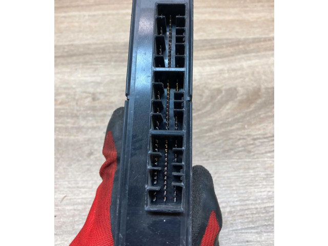 Блок управления двигателем Блок управления MD327134 Mitsubishi Eclipse