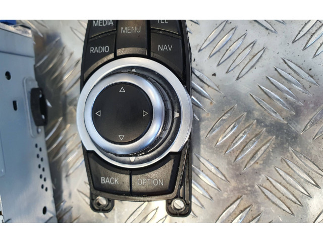 Радио/ проигрыватель CD/DVD / навигация