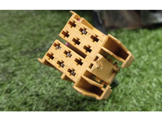 Зеркало электрическое Skoda Fabia Mk1 (6Y) 1999 - 2007 года