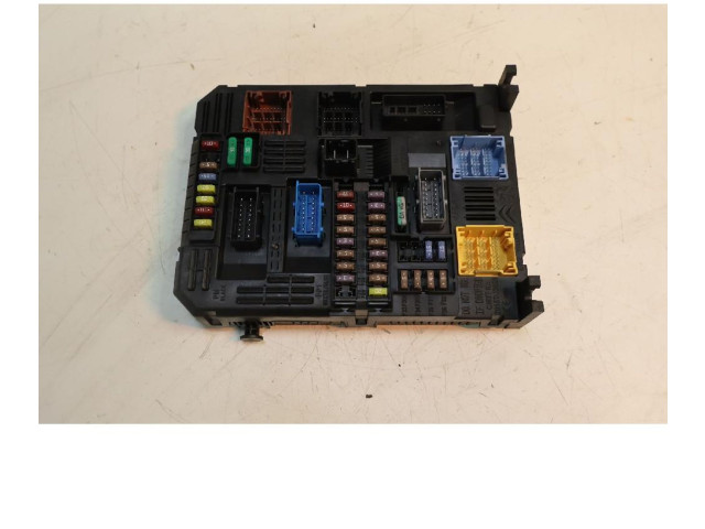 Моторчик заднего дворника 9845141280    Peugeot Partner III