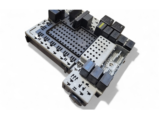 Блок предохранителей 8676284, 8645716 Volvo V70