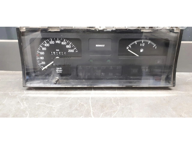 Панель приборов 19819301   Renault Clio I       