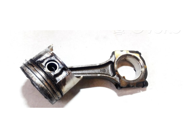 Píst KIA Clarus pro benzínový motor 2.0