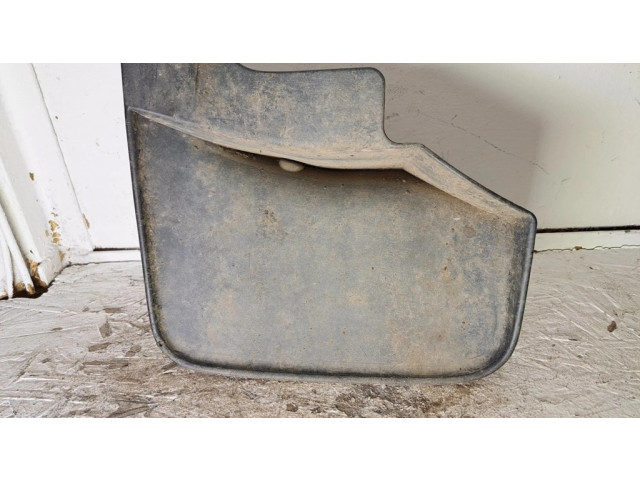 Задний брызговик