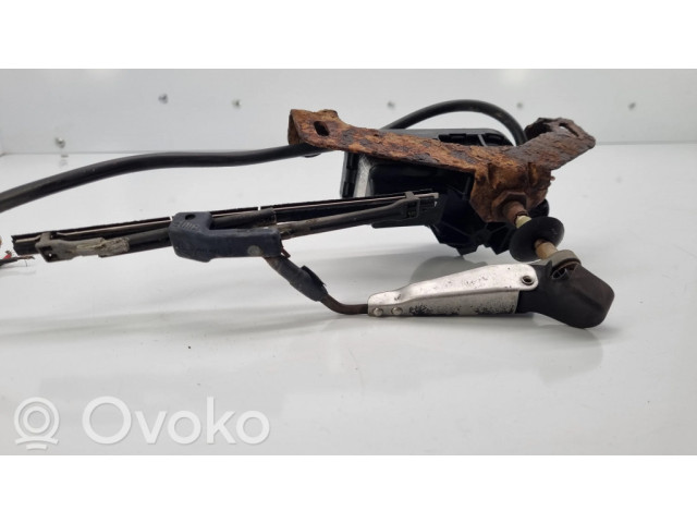 Моторчик стеклоочистителя 1268200342 Mercedes-Benz S W126