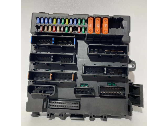 Pojistková skříňka 13205781, 519169007 Opel Vectra C 2007