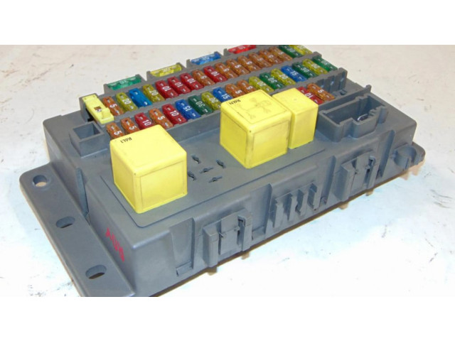 Блок предохранителей YQE103133, 518174404   Rover 75    