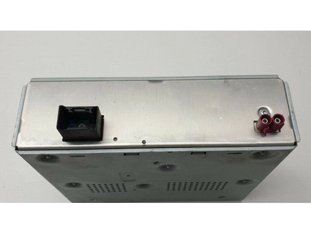 Радио/ проигрыватель CD/DVD / навигация