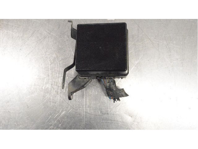   Pojistková skříňka    Mitsubishi Pajero 2005