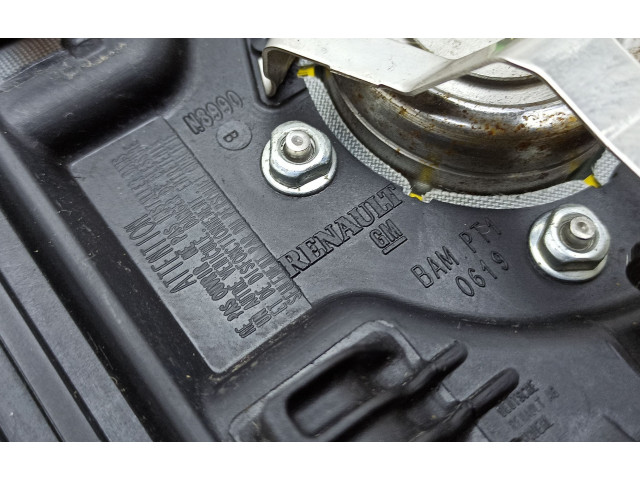 Подушка безопасности водителя 8200136331   Renault Trafic II (X83)