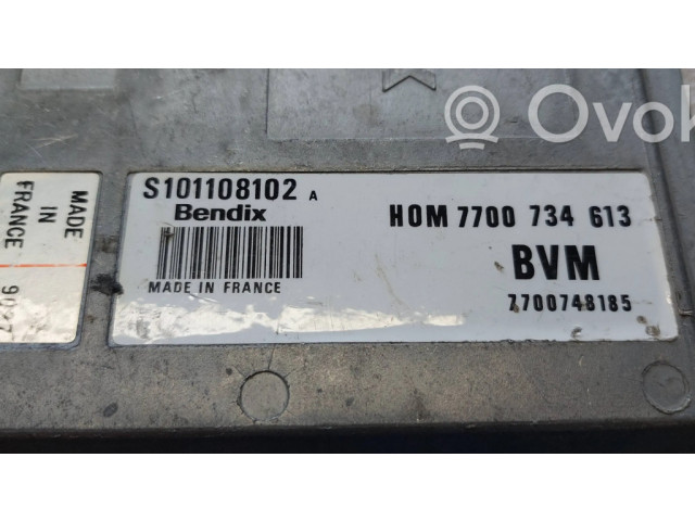 Řídící jednotka S101108102A   Renault 25 1992