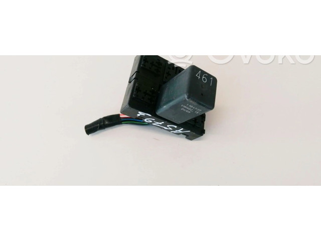 Блок предохранителей     Volkswagen Caddy    