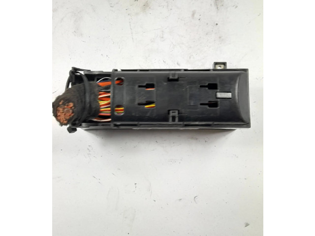 Блок предохранителей  2K2970019, 1649304701   Volkswagen Caddy    