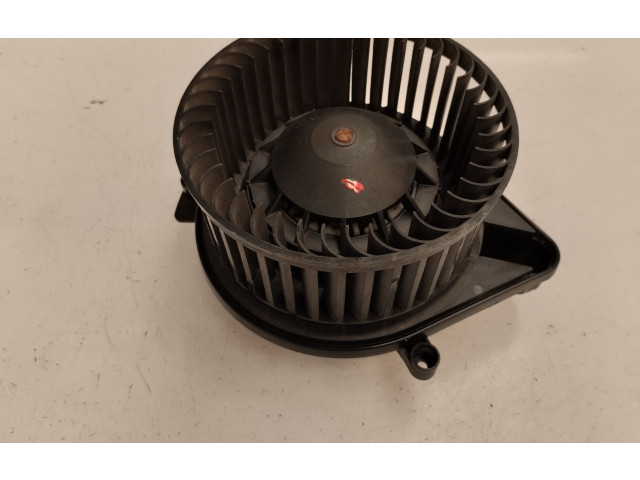 Вентилятор печки    8E1820021B   Audi A4 Allroad