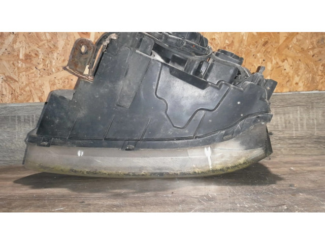 Передняя фара  