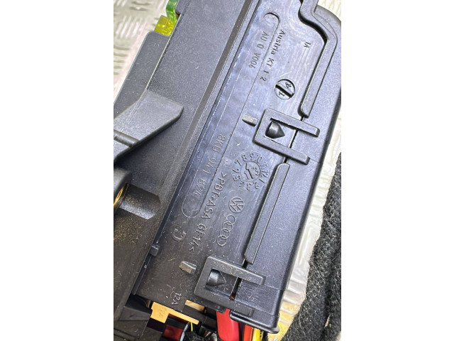   Pojistková skříňka 8K0941824   Audi Q7 4L 2014