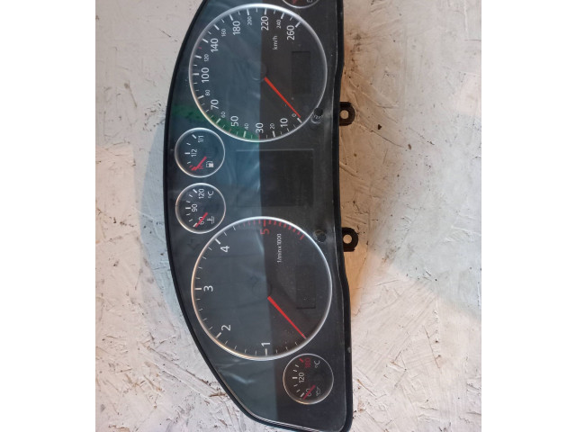 Панель приборов 1100801280   Audi A6 S6 C5 4B       