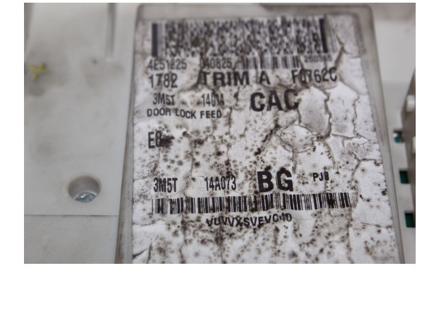   Pojistková skříňka    Ford Focus C-MAX 2003