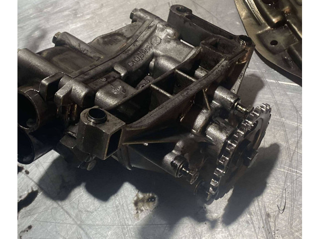 Масляный насос om606 6061810120, 6061810140 Mercedes-Benz E W124