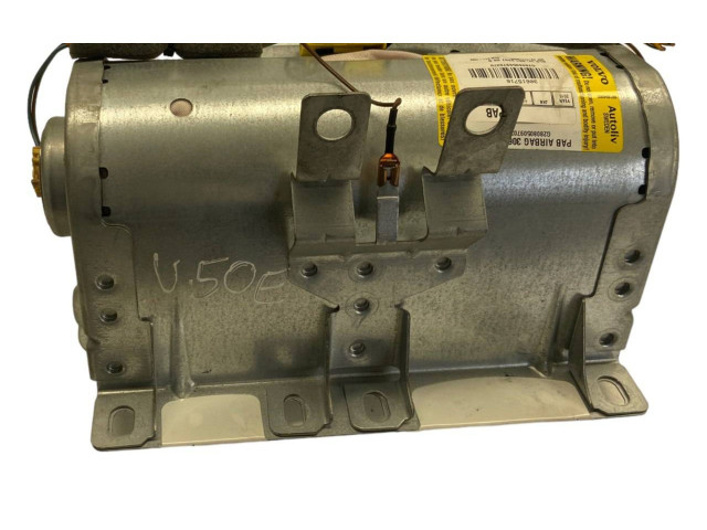 Блок предохранителей 30615716, G2808050970370 Volvo S40