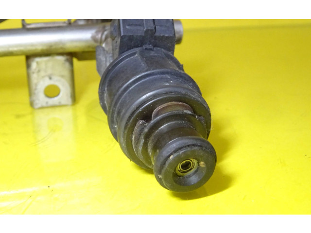 Vstřikovací lišta 90536149 Opel Zafira A