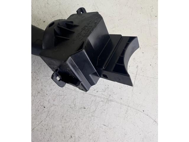 Ручка стеклоочистителей 17D770   Volvo V50