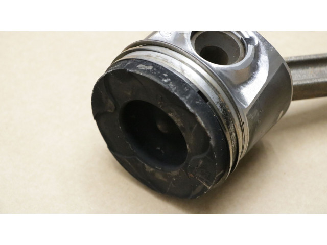  Поршень с шатуном D 5244 T12 174, 174  Volvo V70  