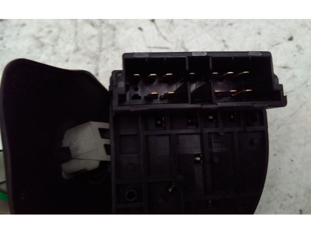 Ручка стеклоочистителей 7701046628 Renault Twingo I