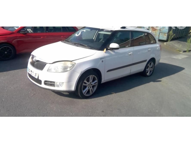 Зеркало электрическое Skoda Fabia Mk2 (5J) 2007 - 2014 года