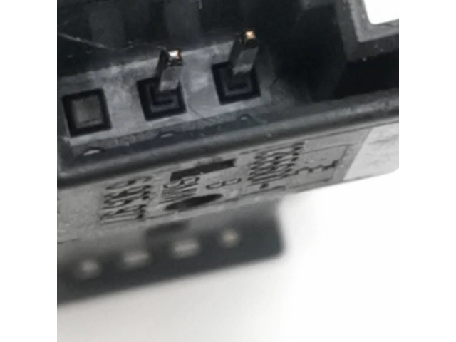 Замок багажника 7183196, 51247183196 BMW X5 E70 2006-2013 года