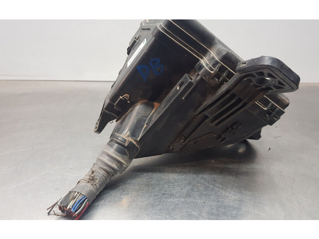 Pojistková skříňka Řídící jednotka BSM 821150UD30B Toyota Yaris 2017