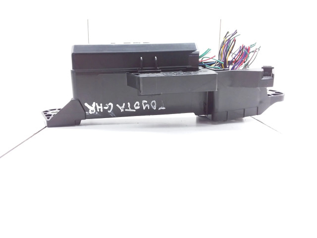 Блок предохранителей 71547921 Toyota C-HR