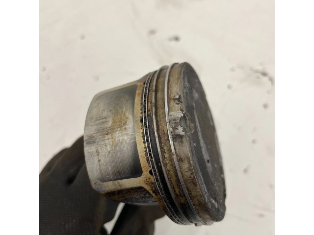 Píst 10bb14 Hyundai i30 pro benzínový motor 1.4