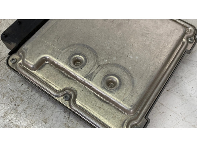 Блок управления двигателя 04l907309p   Volkswagen Touran III