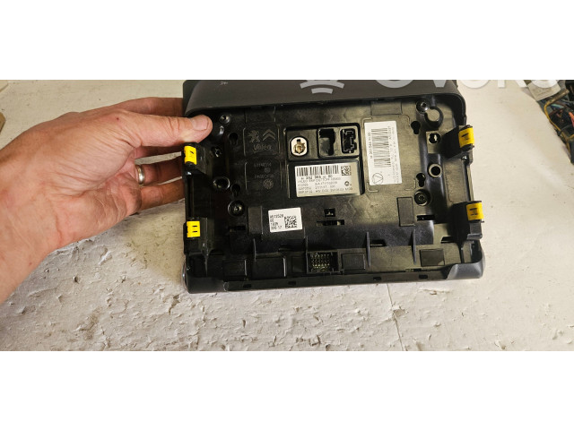 Дисплей 9824298580, 98261544XU00 Citroen C3 Aircross