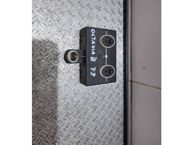 Блок управления 5Q4959592E Skoda Octavia Mk3 (5E)