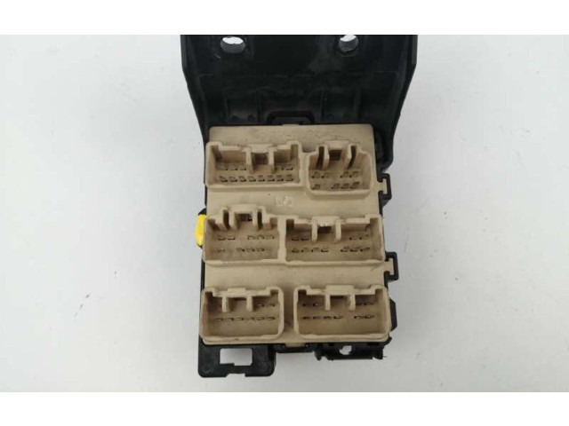 Блок управления 8273405030   Toyota Corolla Verso AR10