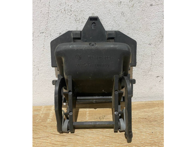 Замок багажника 705829309A    Volkswagen Transporter - Caravelle T4 1991 - 2003 года