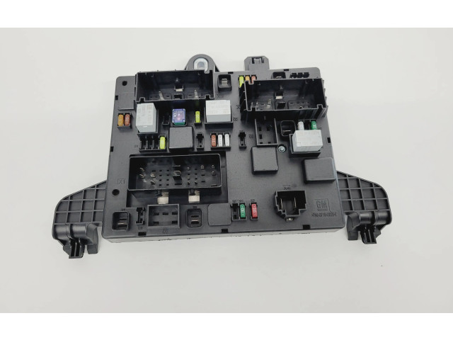   Pojistková skříňka 13449202   Opel Zafira C 2012