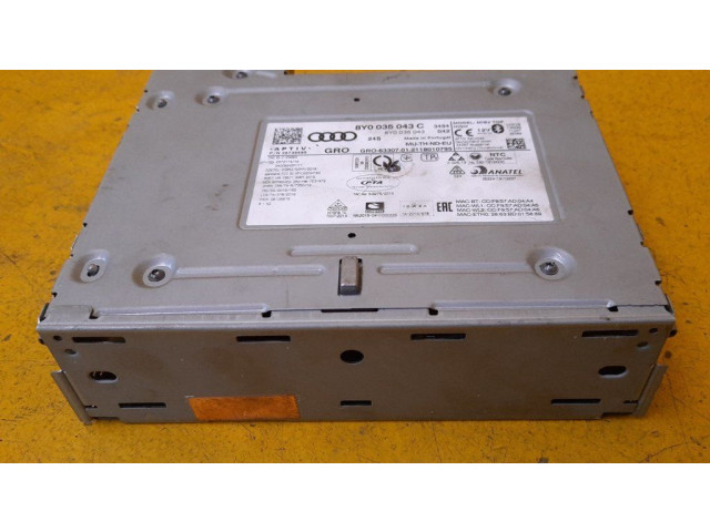 Радио/ проигрыватель CD/DVD / навигация