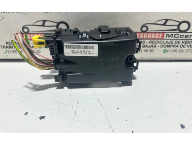 Блок предохранителей 9806192580    Citroen Berlingo