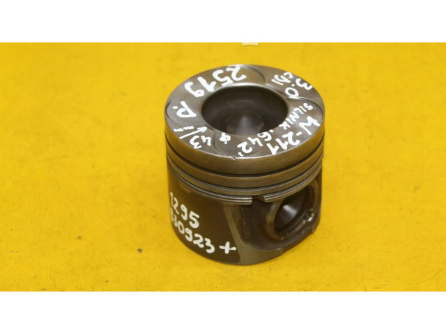 Píst Mercedes-Benz S W221