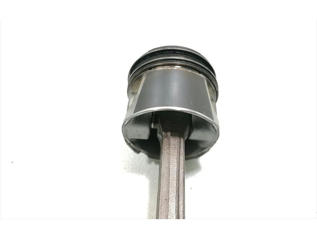 Поршень с шатуном YD22DDTI Nissan X-Trail T30