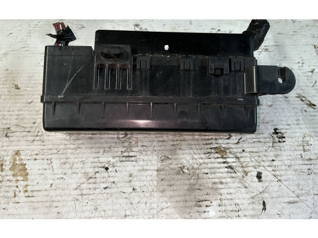 Блок предохранителей Mitsubishi L200