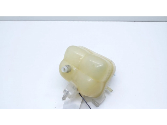 Расширительный бачок охлаждающей жидкости