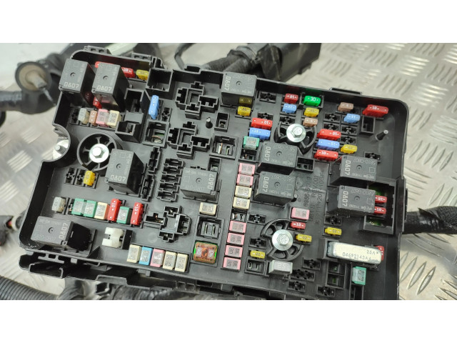 Pojistková skříňka P68445825AC Chrysler Pacifica 2019