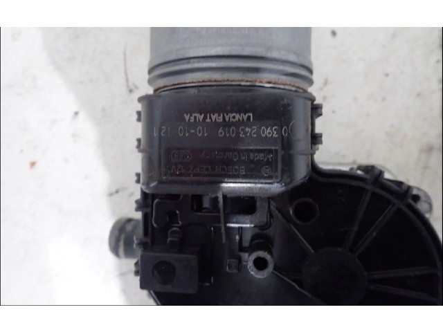 Моторчик дворников 50509396    Alfa Romeo Giulietta